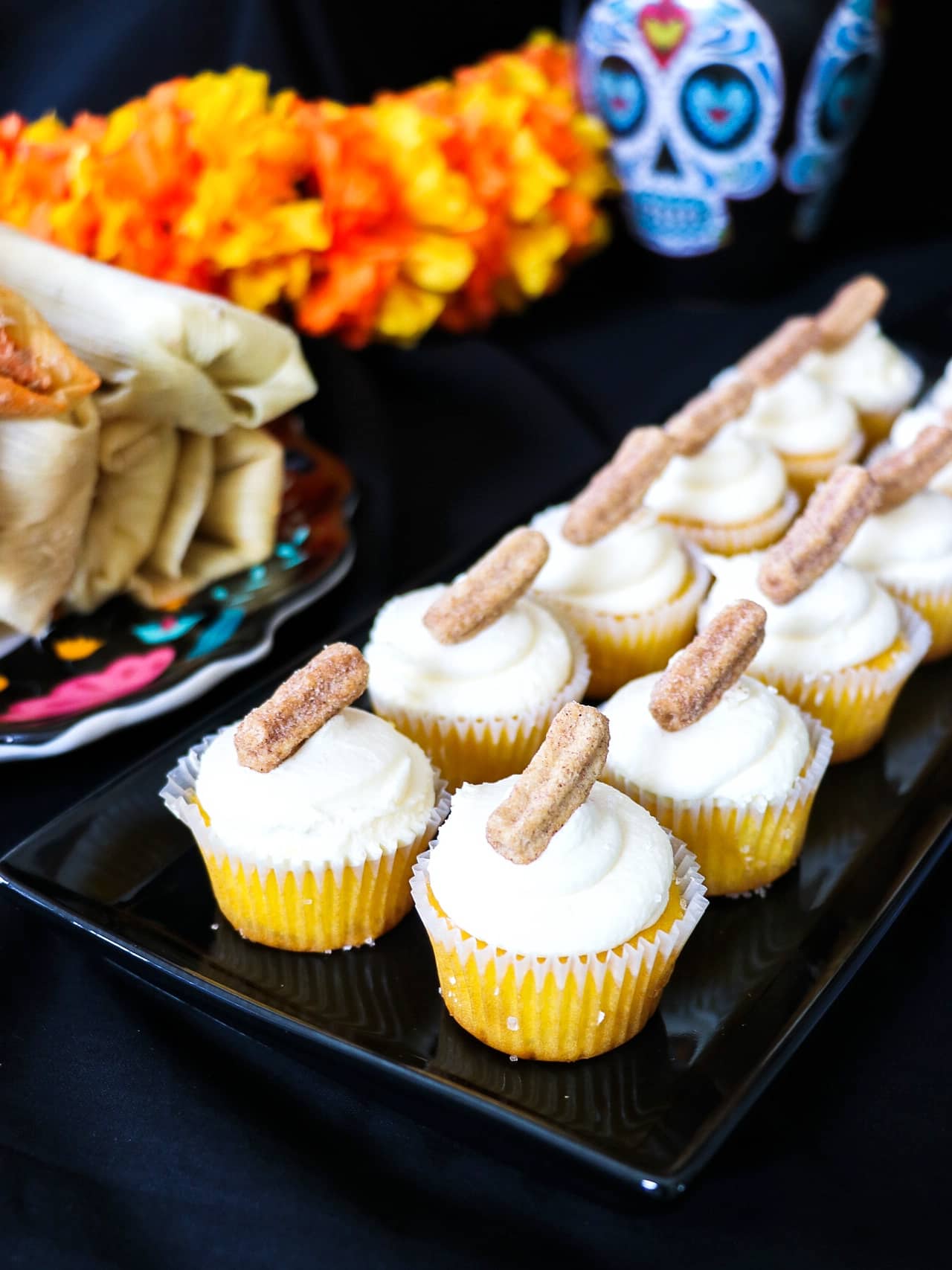 Dia de los Muertos party ideas: Cupcakes for a Day of the Dead party