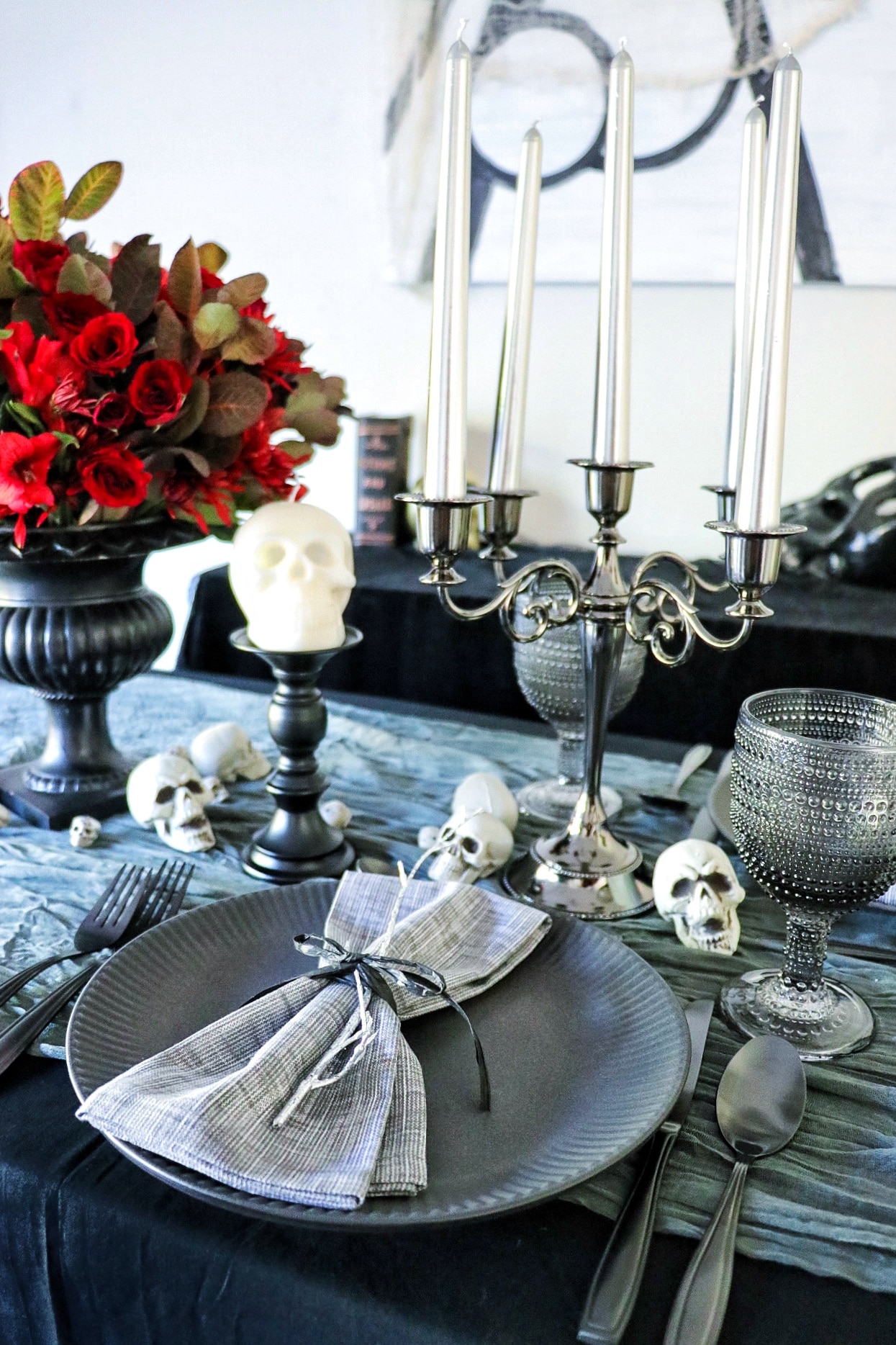 Spooky chic Halloween tablescape