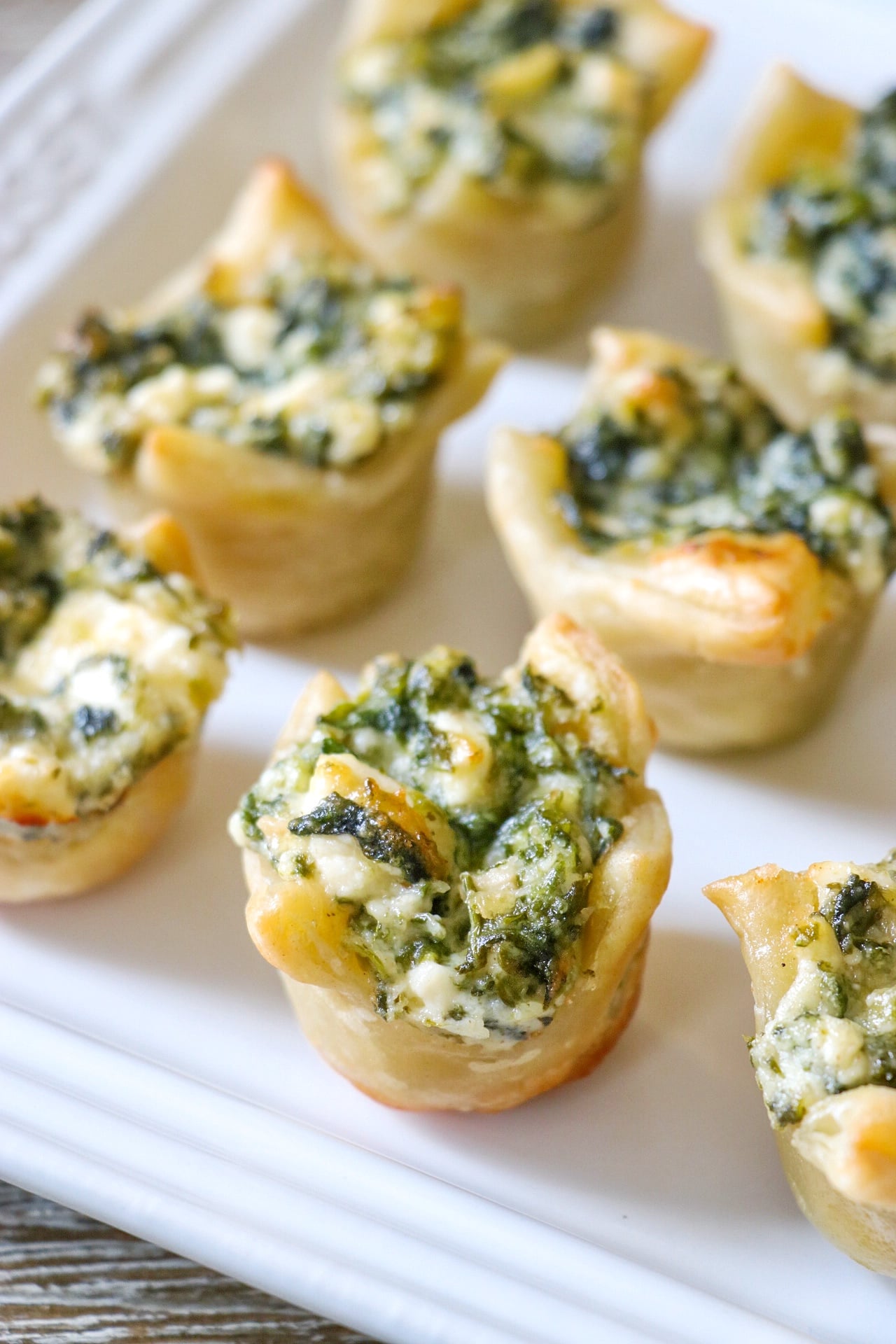 feta and spinach tartlets (easy mini feta cheese and spinach puff pastry tart)