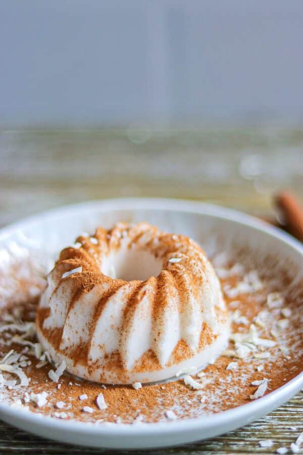 El Tembleque Tembleque (Puerto Rican Coconut Pudding) - Fab Everyday