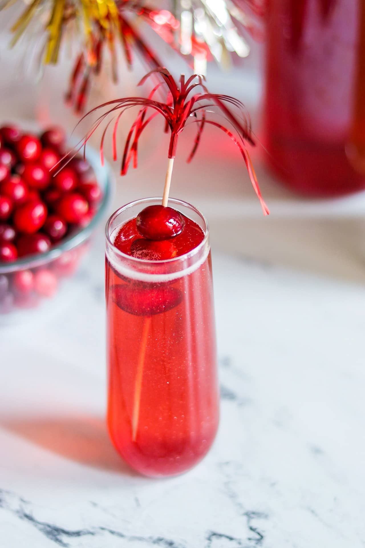 Non-alcoholic drinks for a New Year's Eve party: cranberry sparkler mocktail 