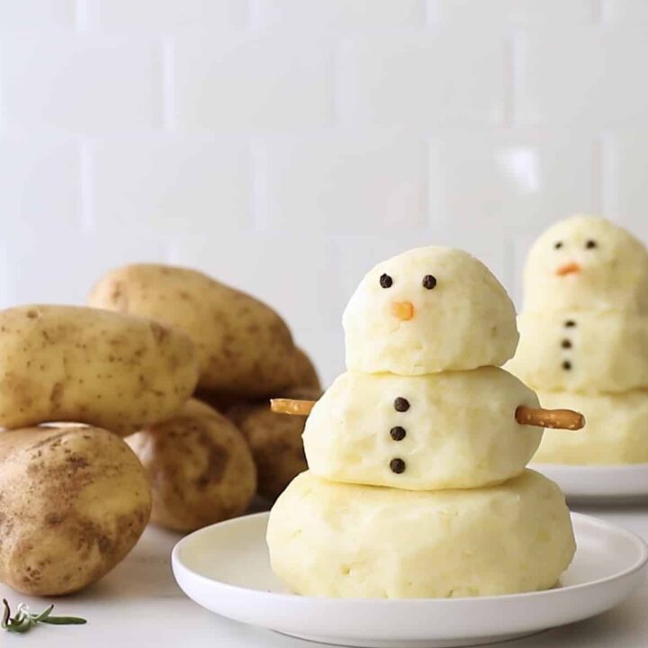Mashed Potato Snowmen (and a delicious homemade mashed potatoes recipe)