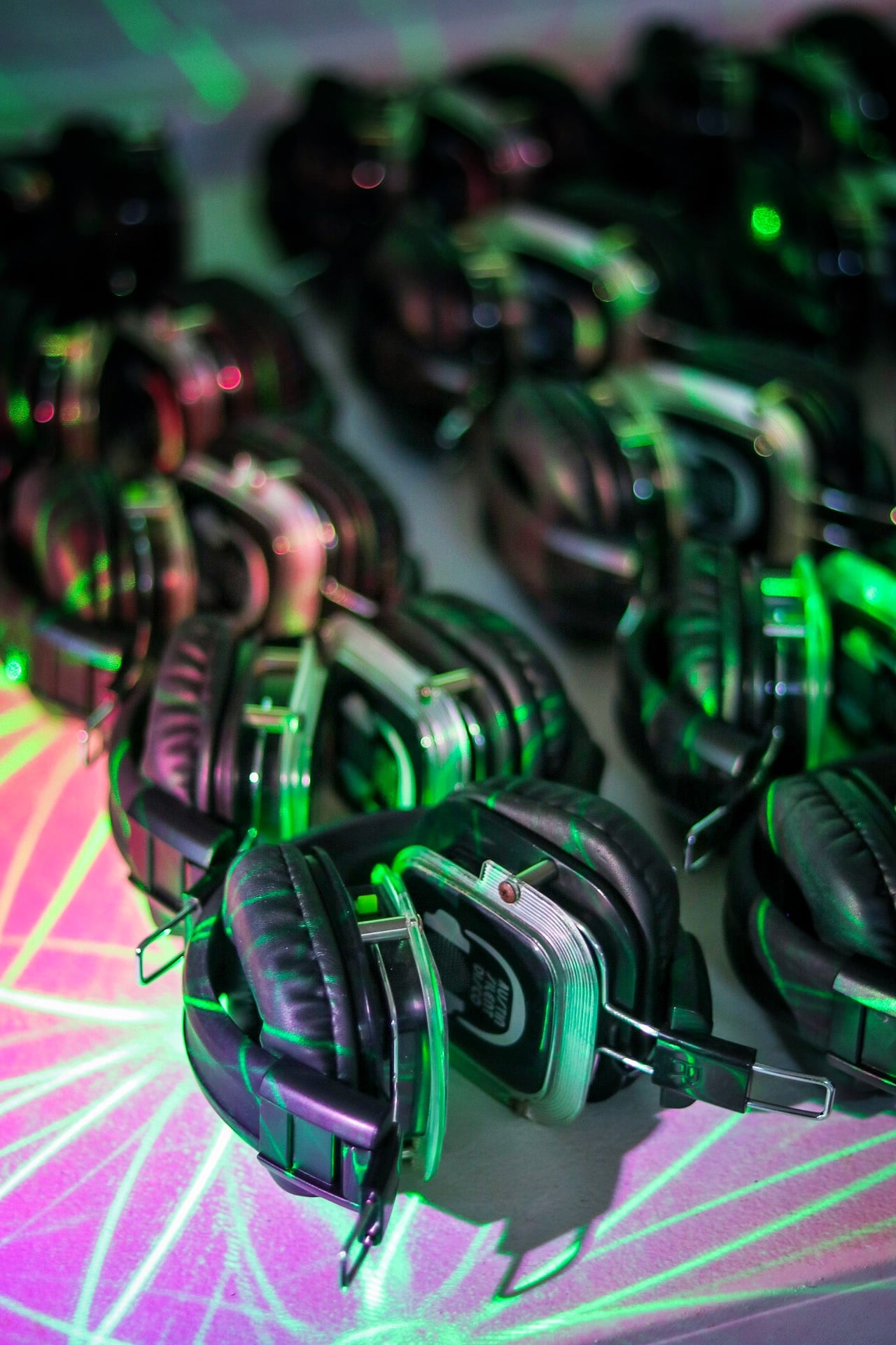 what is a silent disco? how to host a silent disco party at home