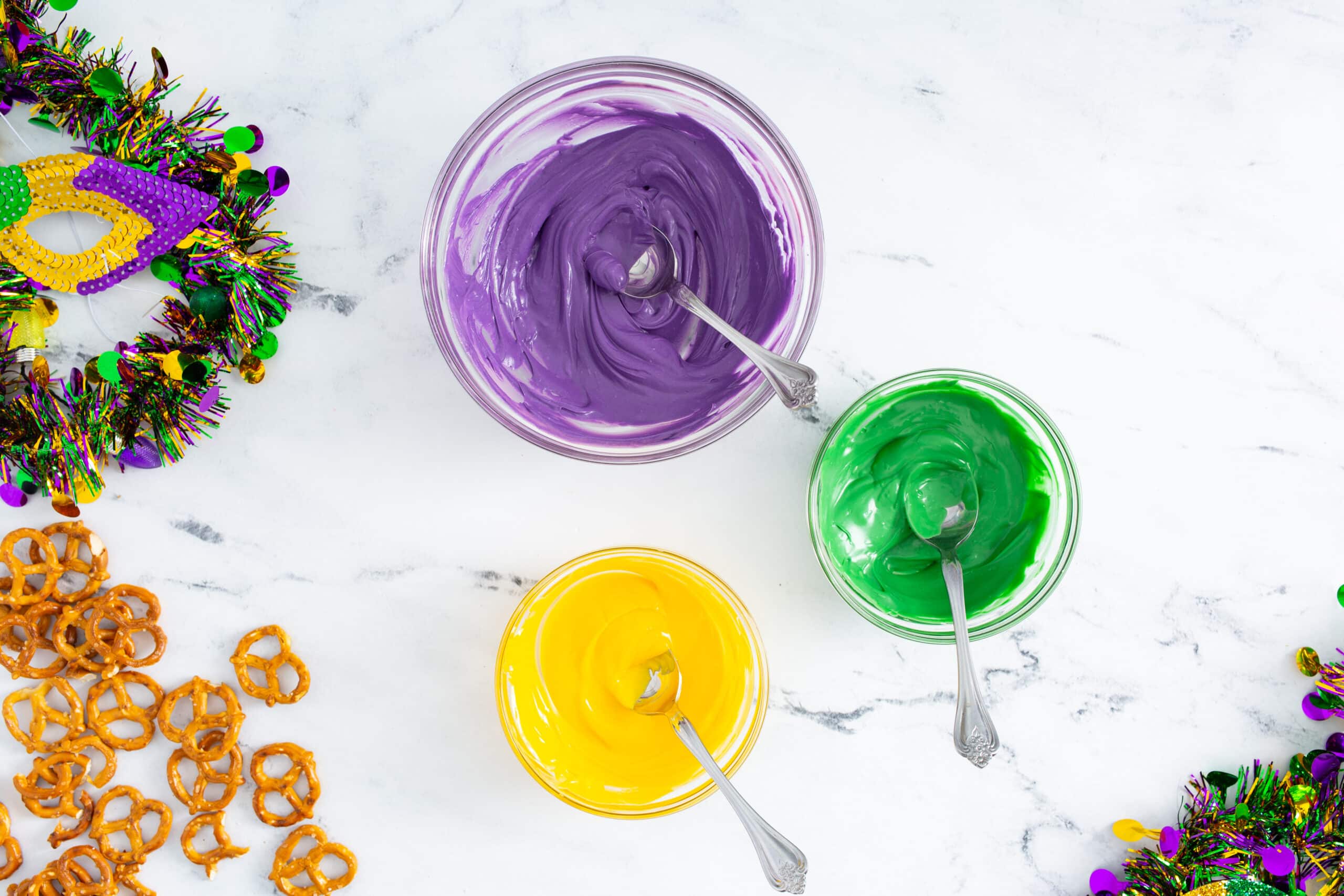How to make Mardi Gras Candy Melt Pretzels 