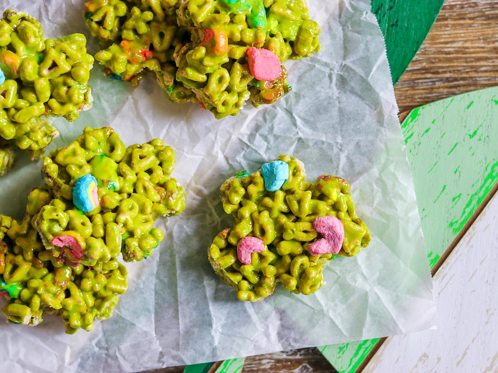 St. Patrick's Day Rice Krispie Treats made from Lucky Charms (St. Patrick's Day Lucky Charms Treats)