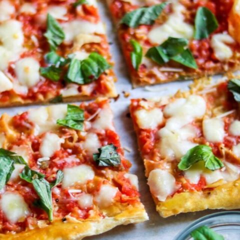 cropped-Puff-Pastry-Margherita-Pizza-recipe-3.jpg