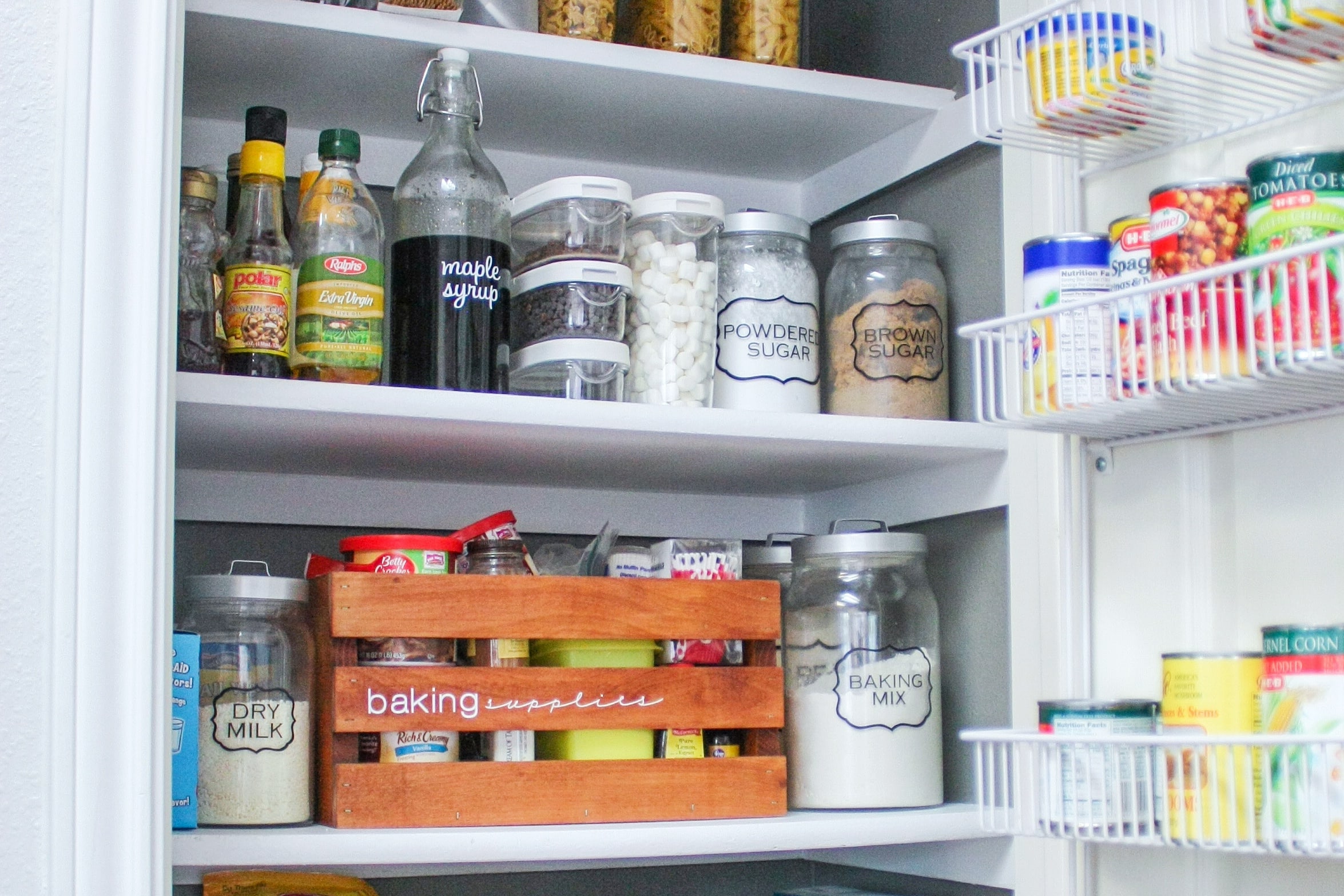 how to organize a small pantry