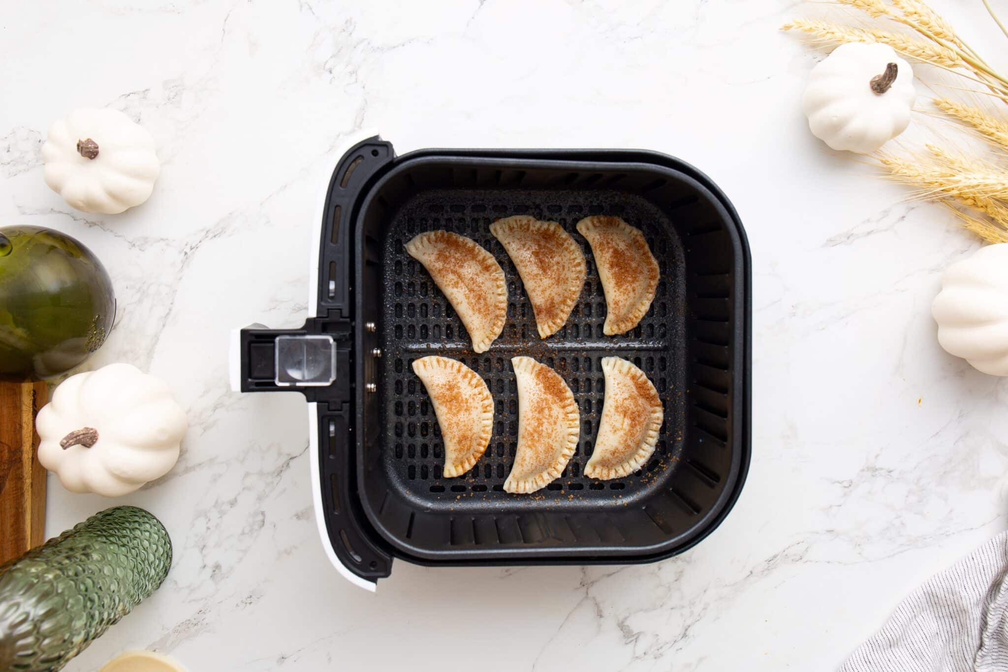 Air Fryer Mini Pumpkin Hand Pies (mini pumpkin pie bites) - Fab Everyday