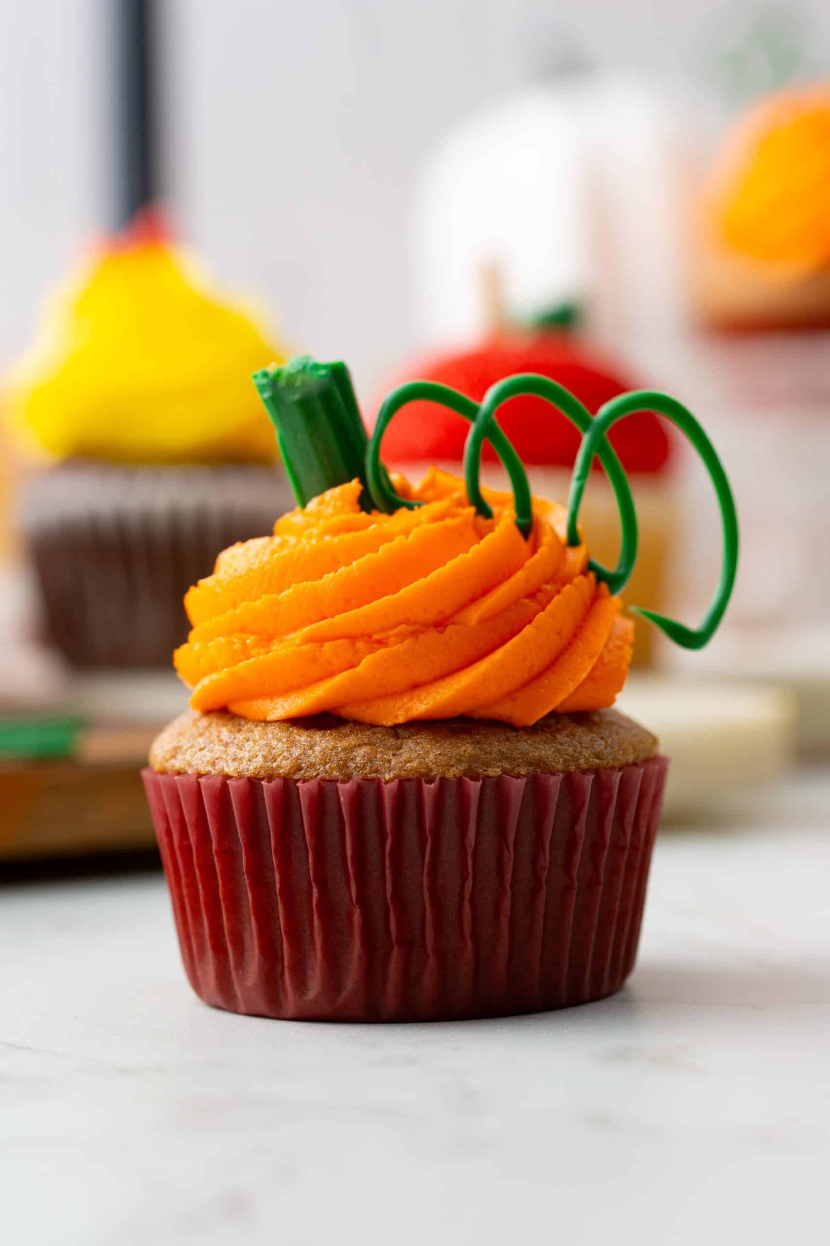 easy pumpkin cupcake decoration