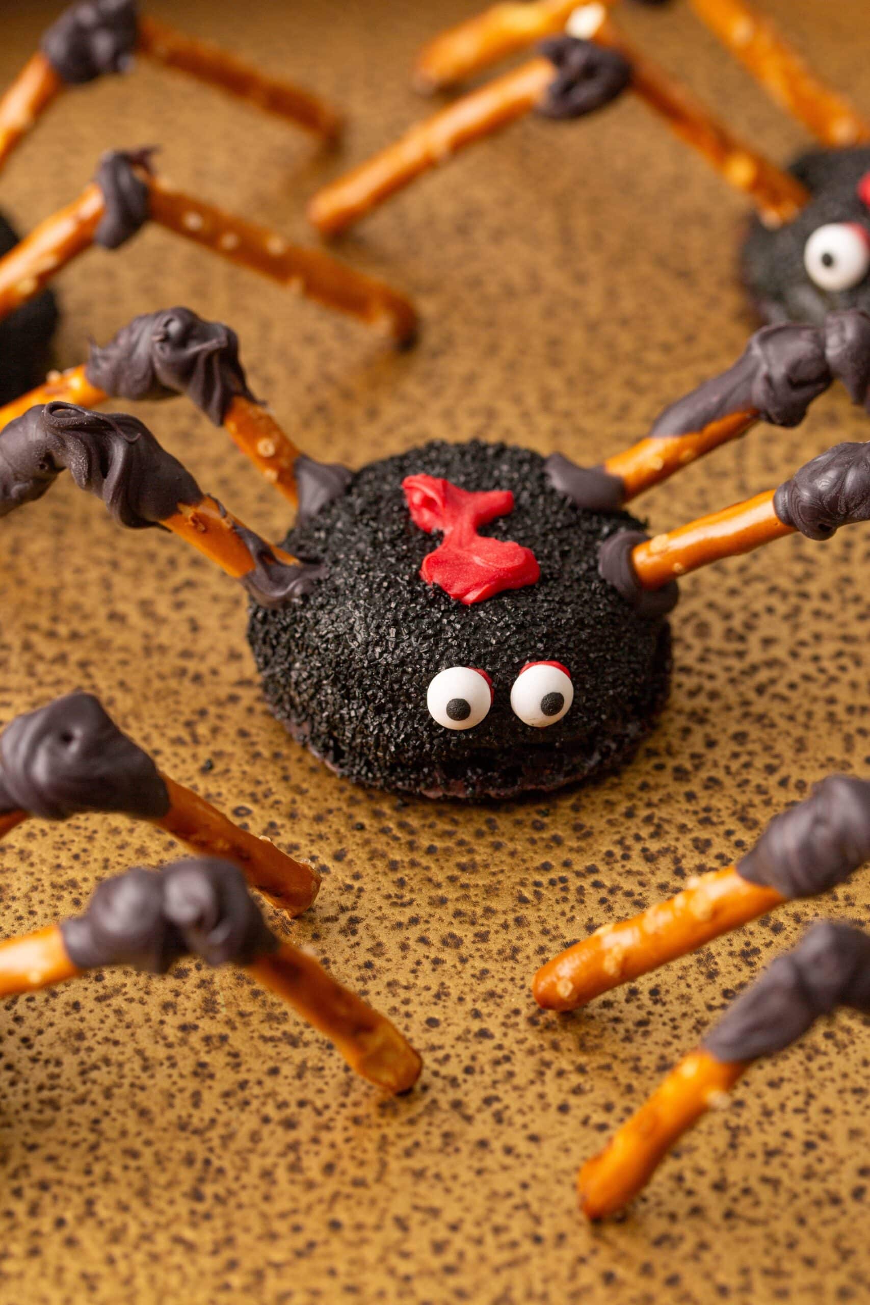 Ideas for brownie bites Halloween: Black Widow Spider Brownies
