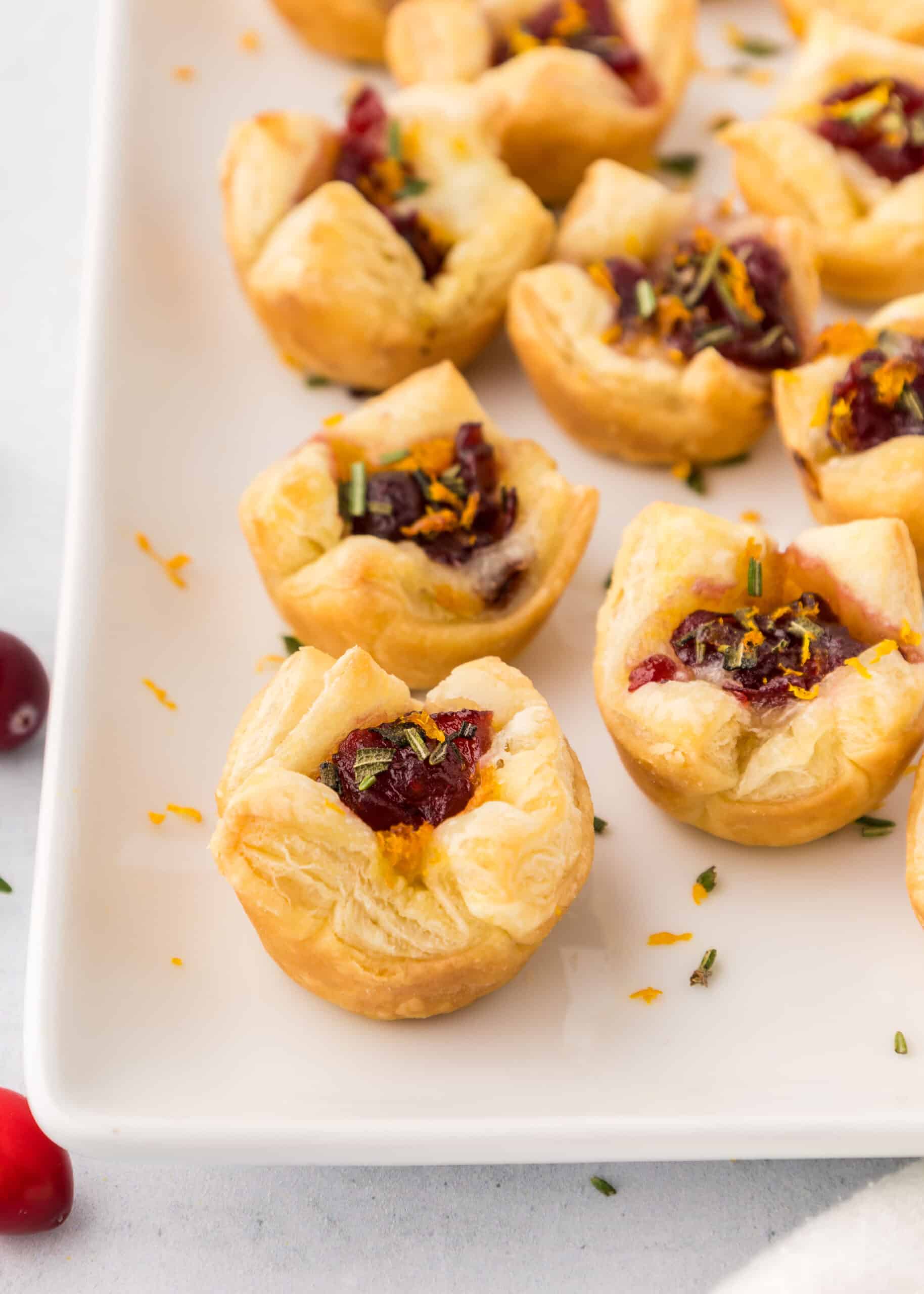 Cranberry and Camembert Bites with Rosemary (Camembert pastry bites)