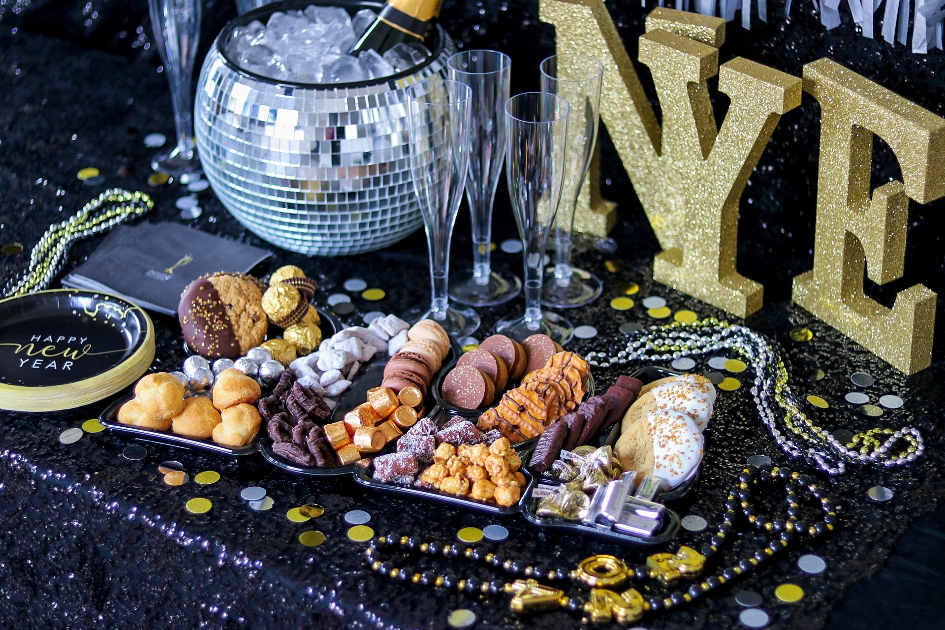 How to make a New Years dessert board 