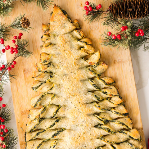 Spinach Dip-Stuffed Pull Apart Tree (pull apart Christmas tree recipe)