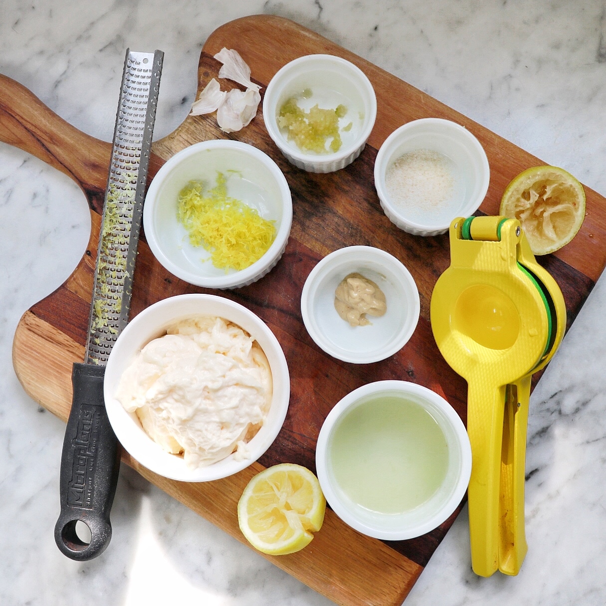how to make lemon aioli sauce: lemon aioli ingredients