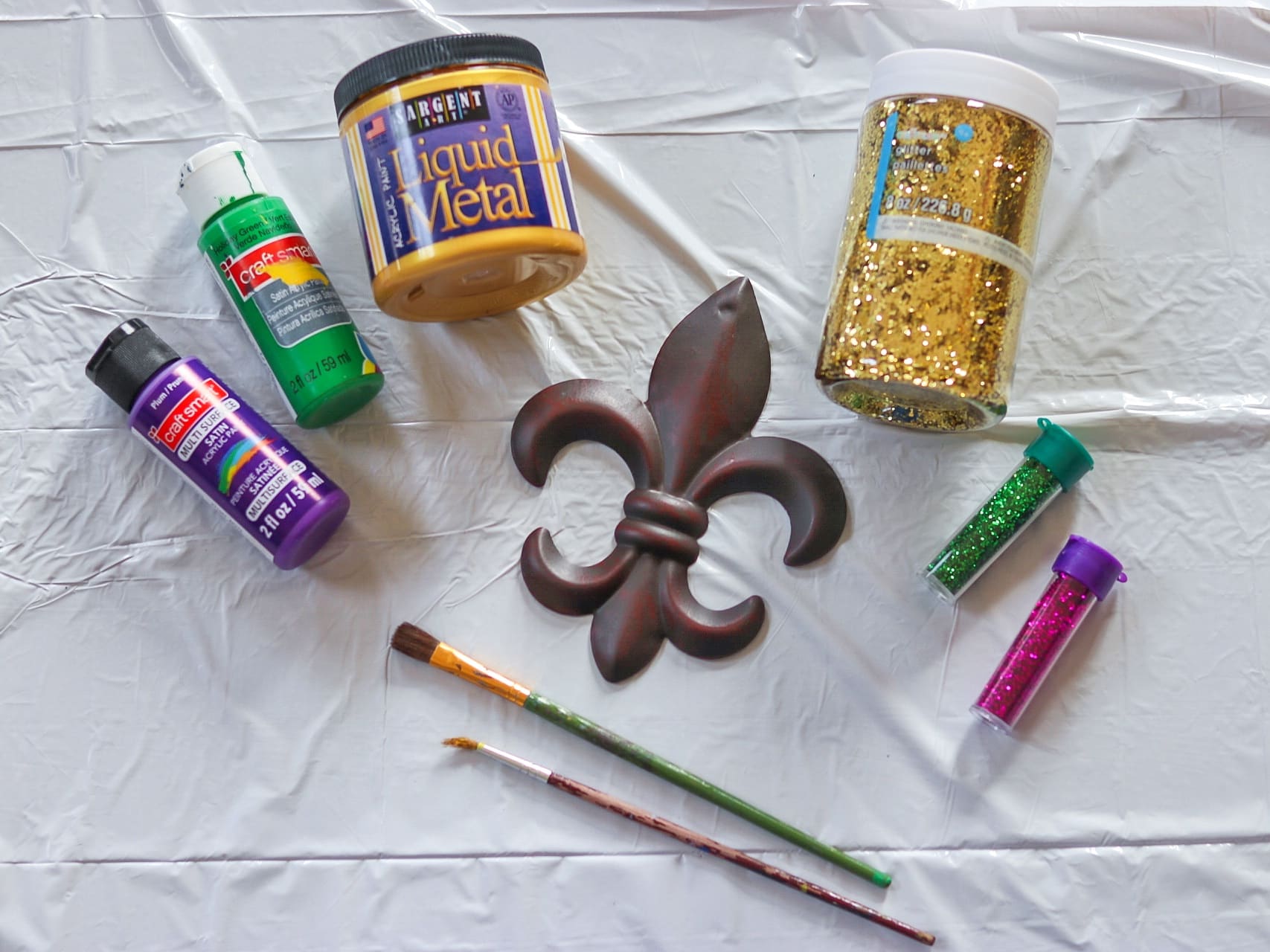 What you need for DIY Mardi Gras garlands