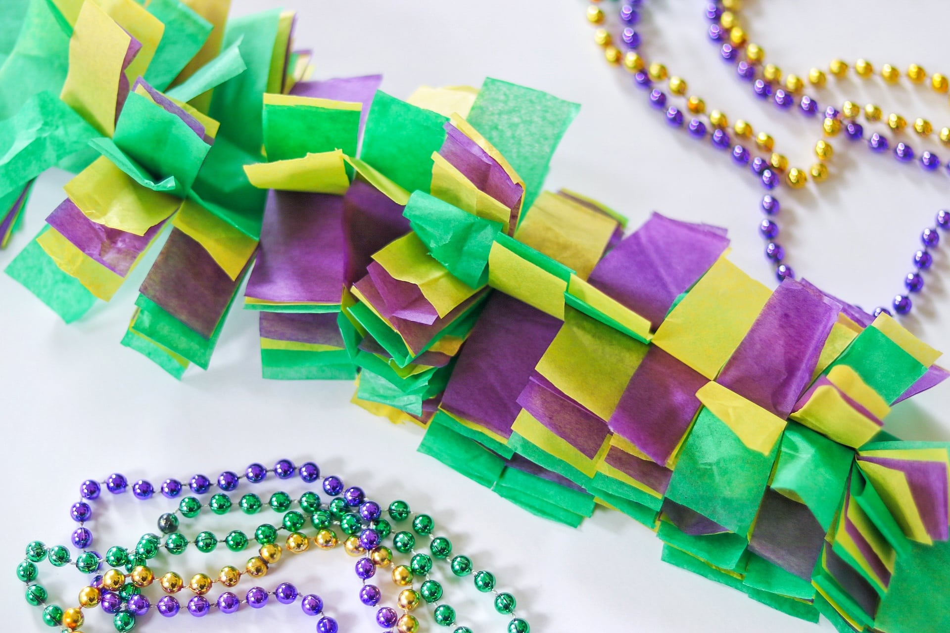 How to make a tissue paper Mardi Gras mantel garland