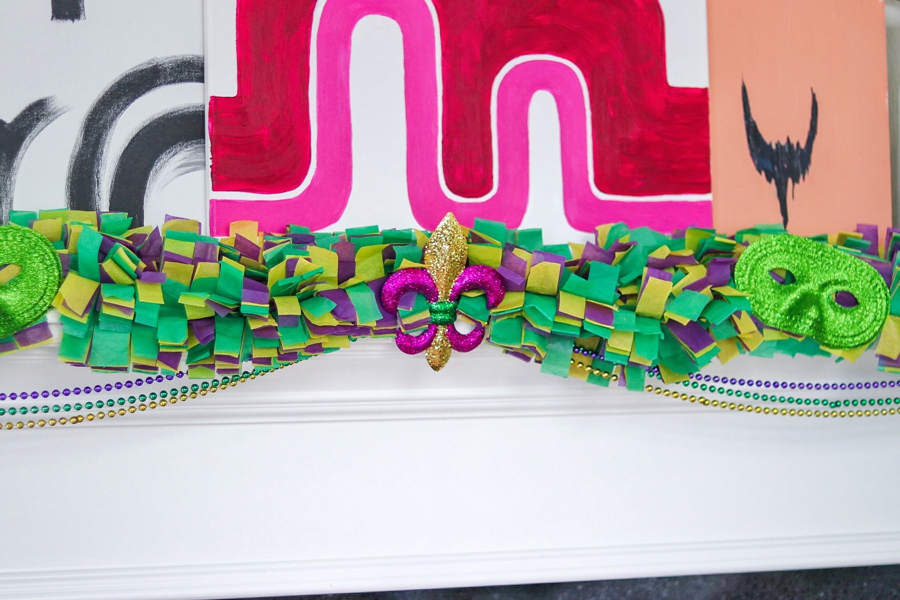 DIY Mardi Gras mantel garland