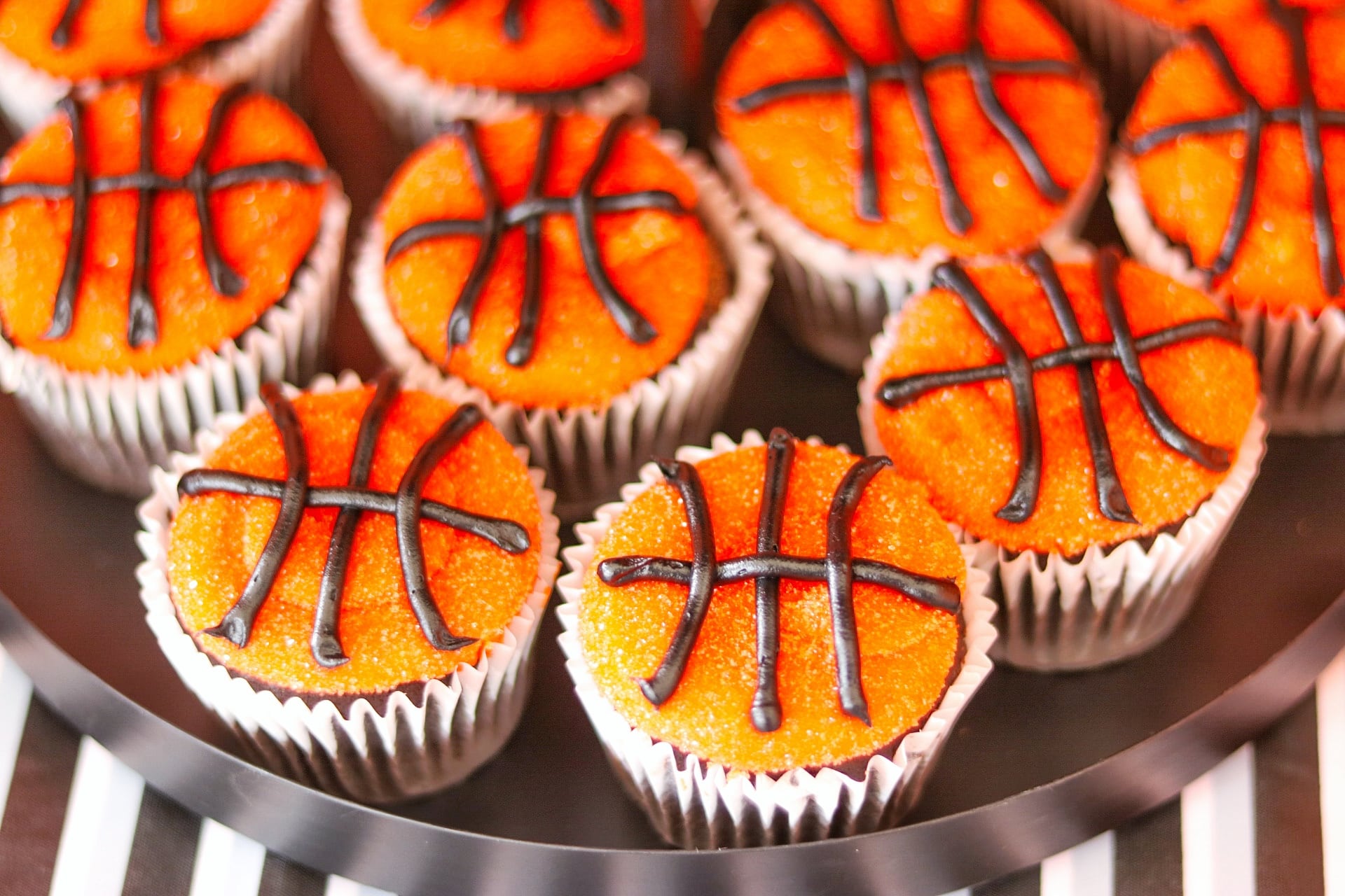 basketball cupcakes