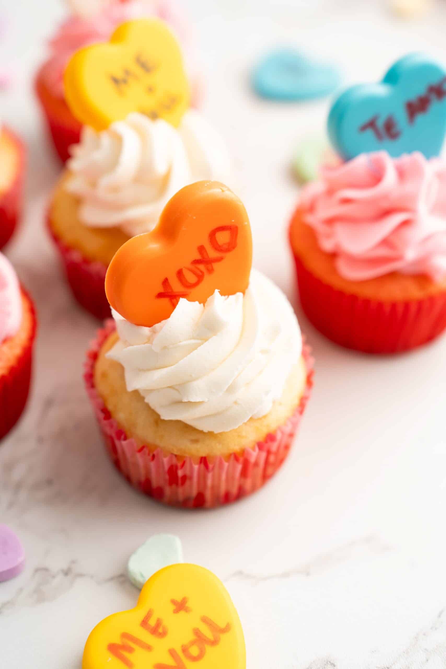 conversation hearts cupcakes (edible Valentine cupcake toppers)