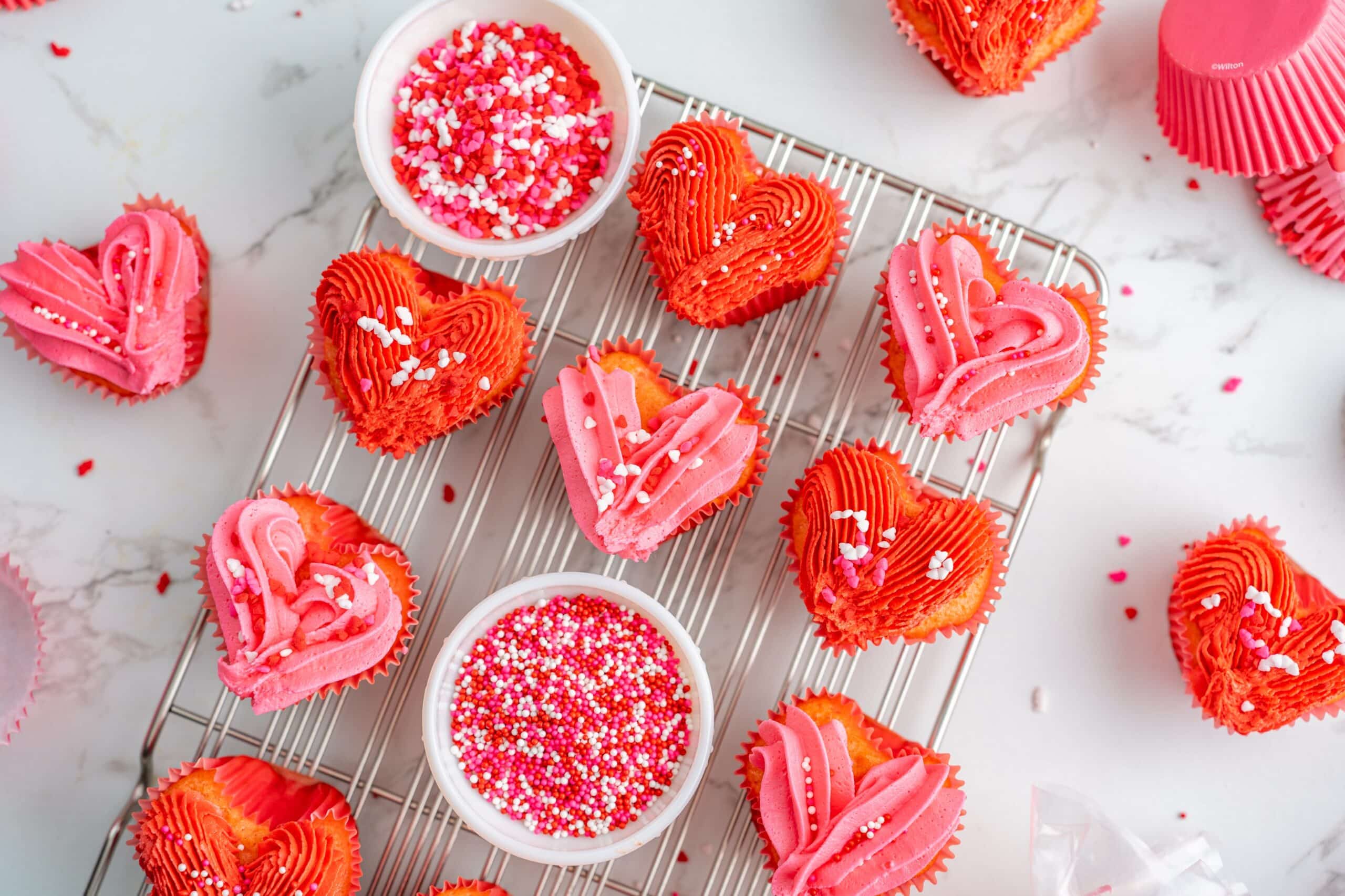 Easy Valentine’s Day Cupcake Decorations: how to make heart shaped cupcakes