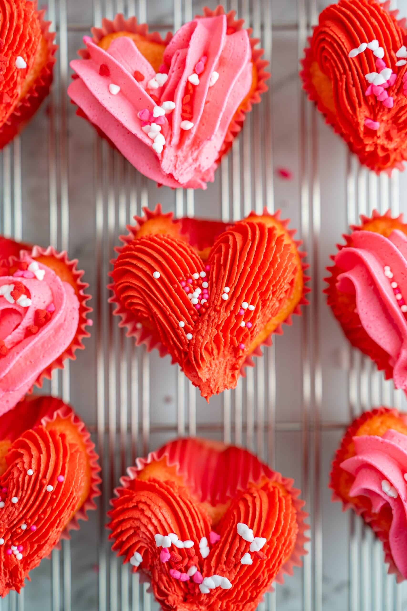 easy Valentine's cupcakes: heart shaped cupcakes