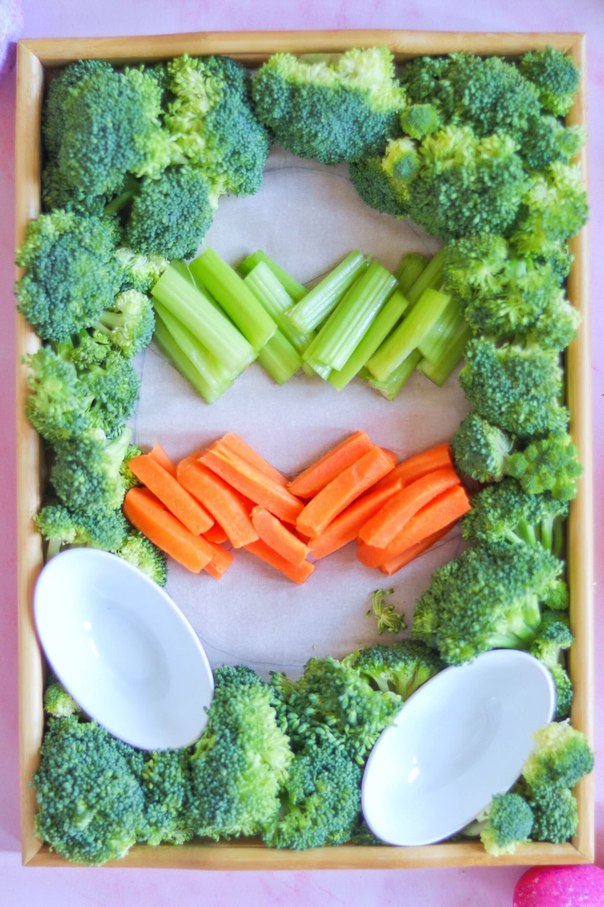 how to make an Easter themed veggie tray