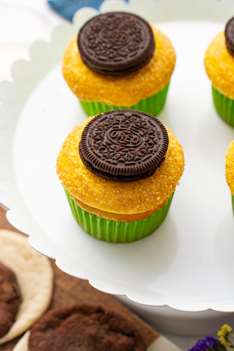 solar eclipse menu ideas: Eclipse Cupcakes 