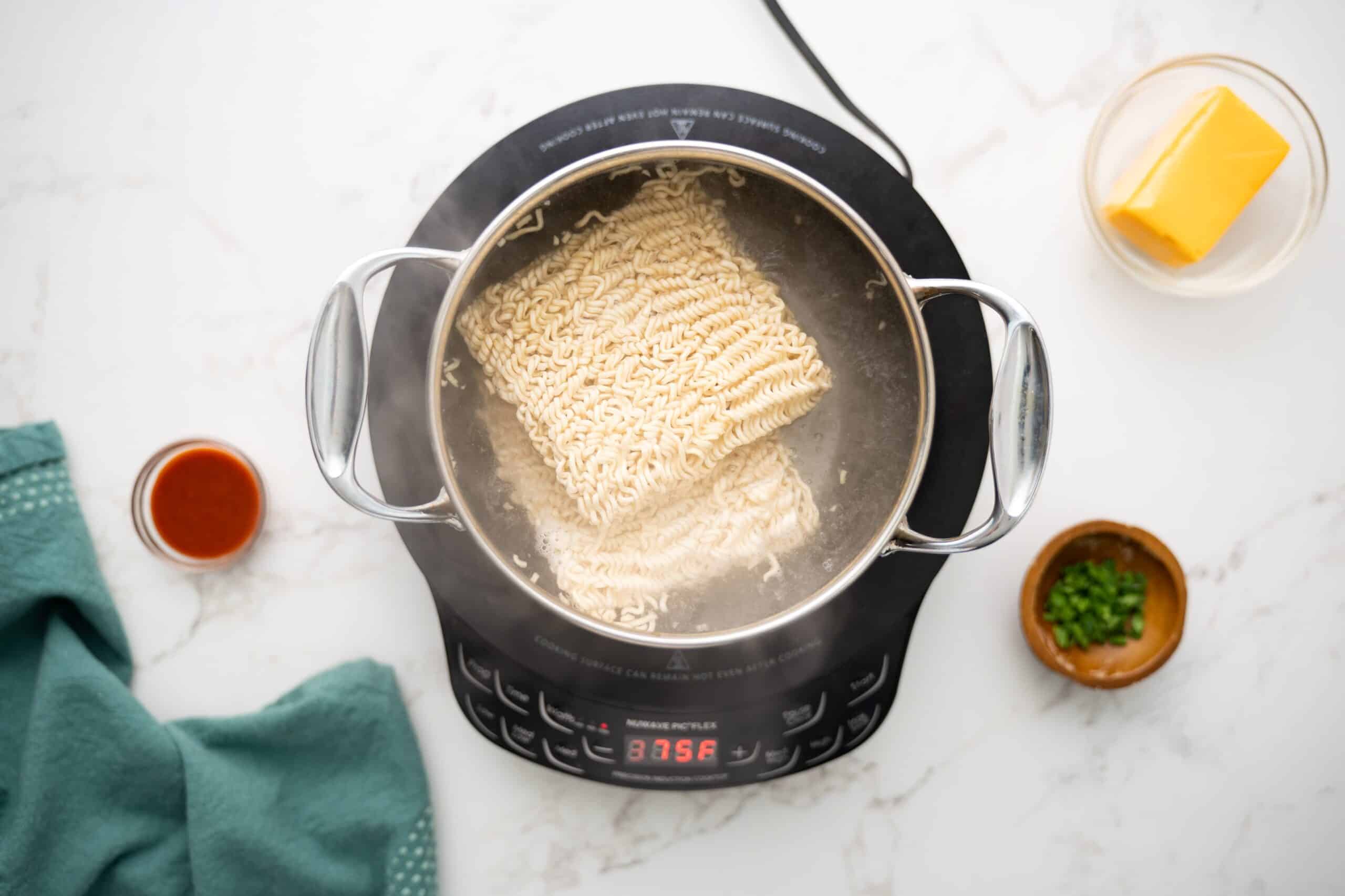 how to make spicy cheesy ramen 