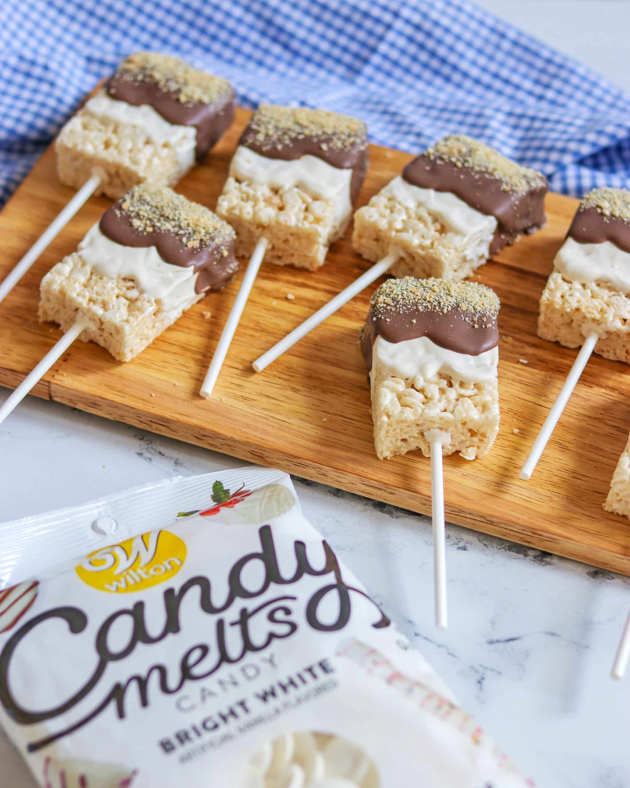 Easy S’mores Rice KrispieTreats Pops