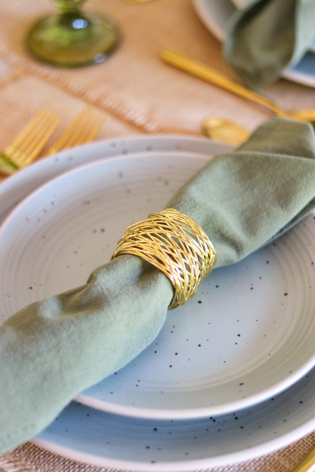 green and gold tablescape