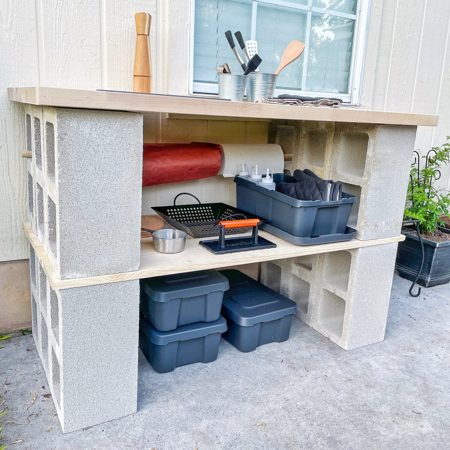 DIY BBQ Prep Table (outdoor cinder block table) - Fab Everyday