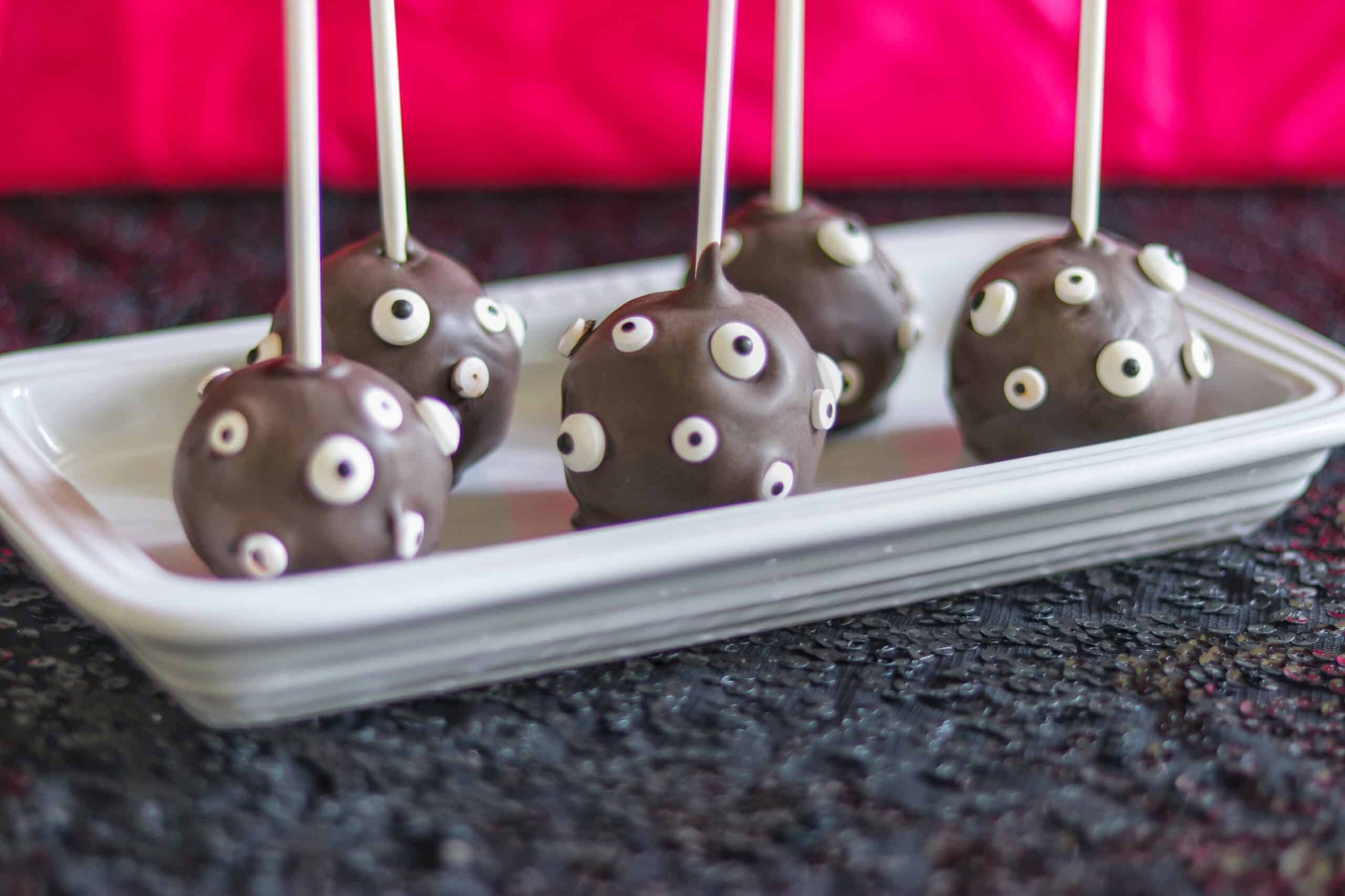 Draculaura sweet 1600 party food ideas: cake pops
