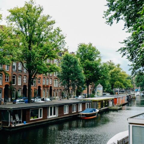 Discover Amsterdam: A Creative Guide to the Best Attractions and Experiences