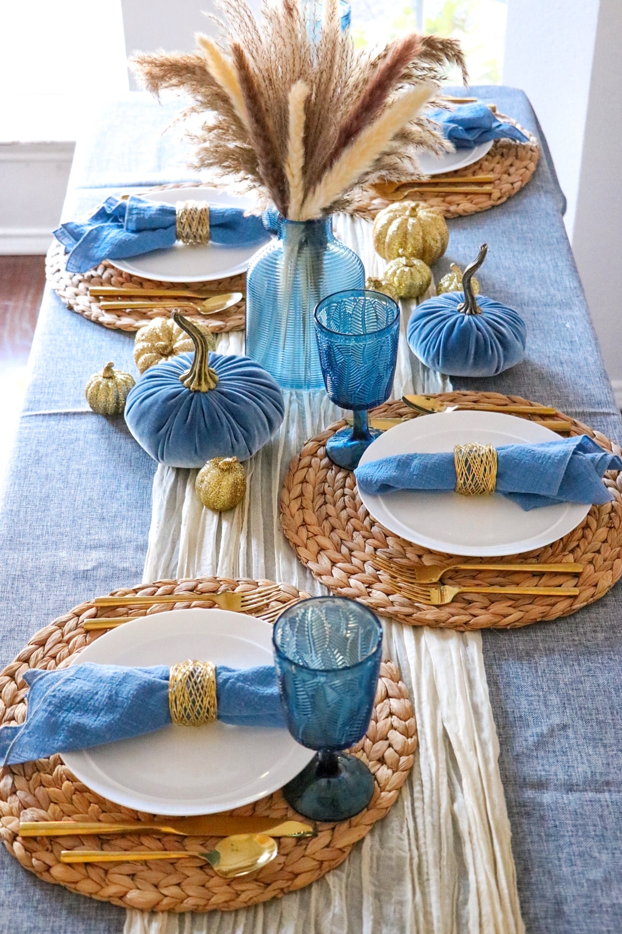 blue fall table decor (blue and gold table decoration ideas)