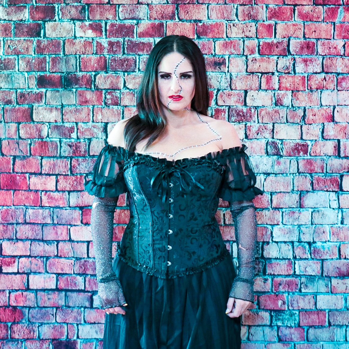 Delores Beetlejuice wife costume