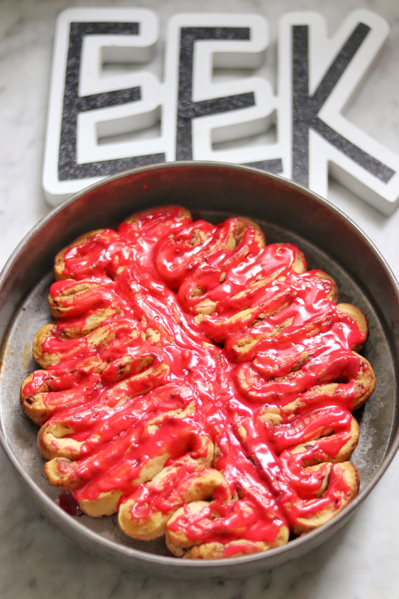 Halloween Cinnamon Rolls: Cinnamon Roll Brains
