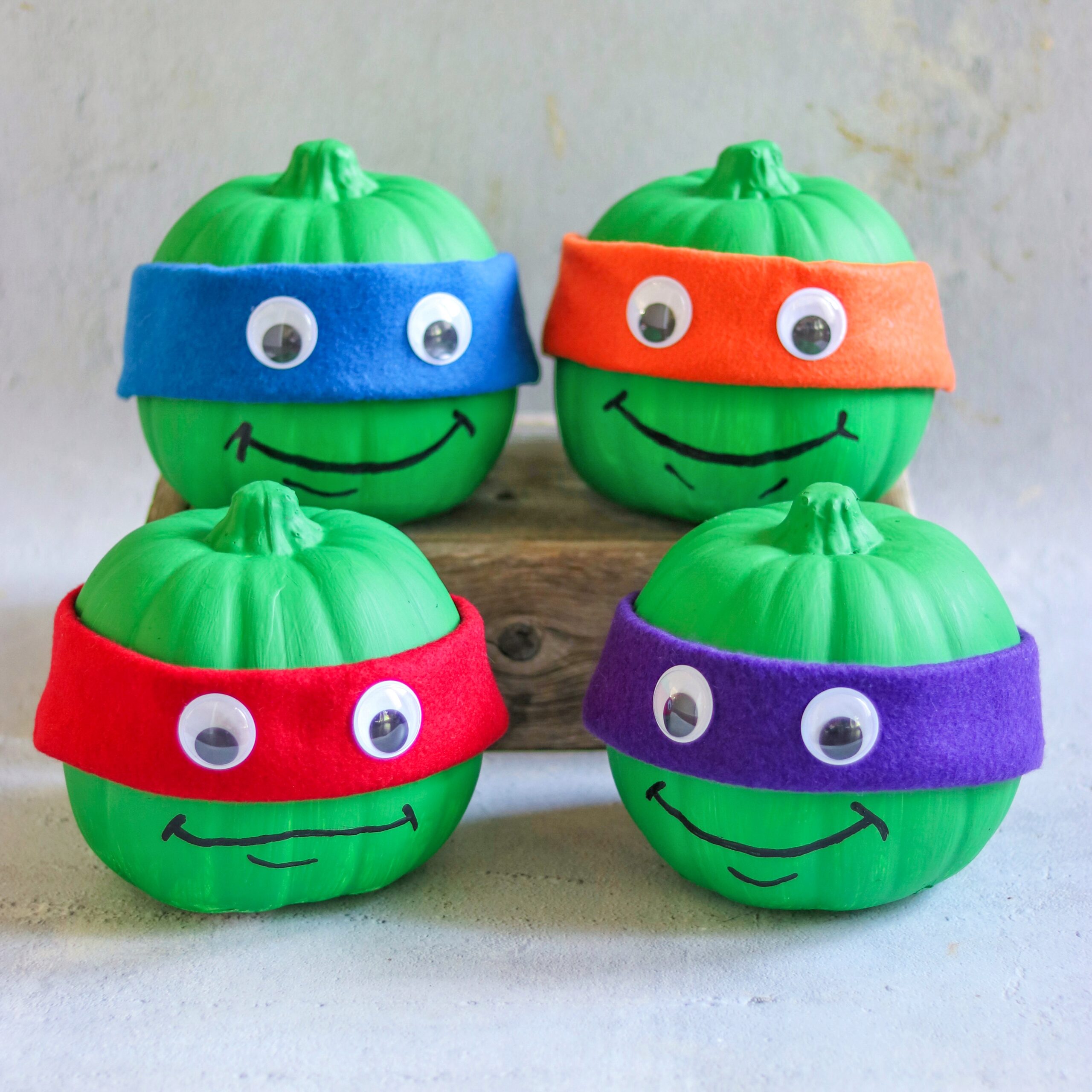 Ninja Turtles Pumpkin Craft (TMNT painted pumpkins)