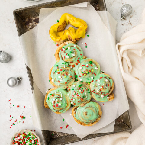 Cinnamon Roll Christmas Tree