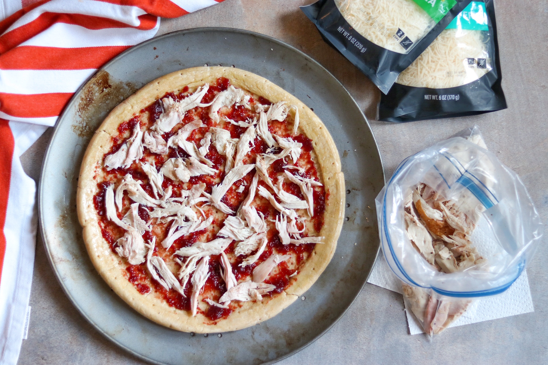 leftover Thanksgiving turkey pizza