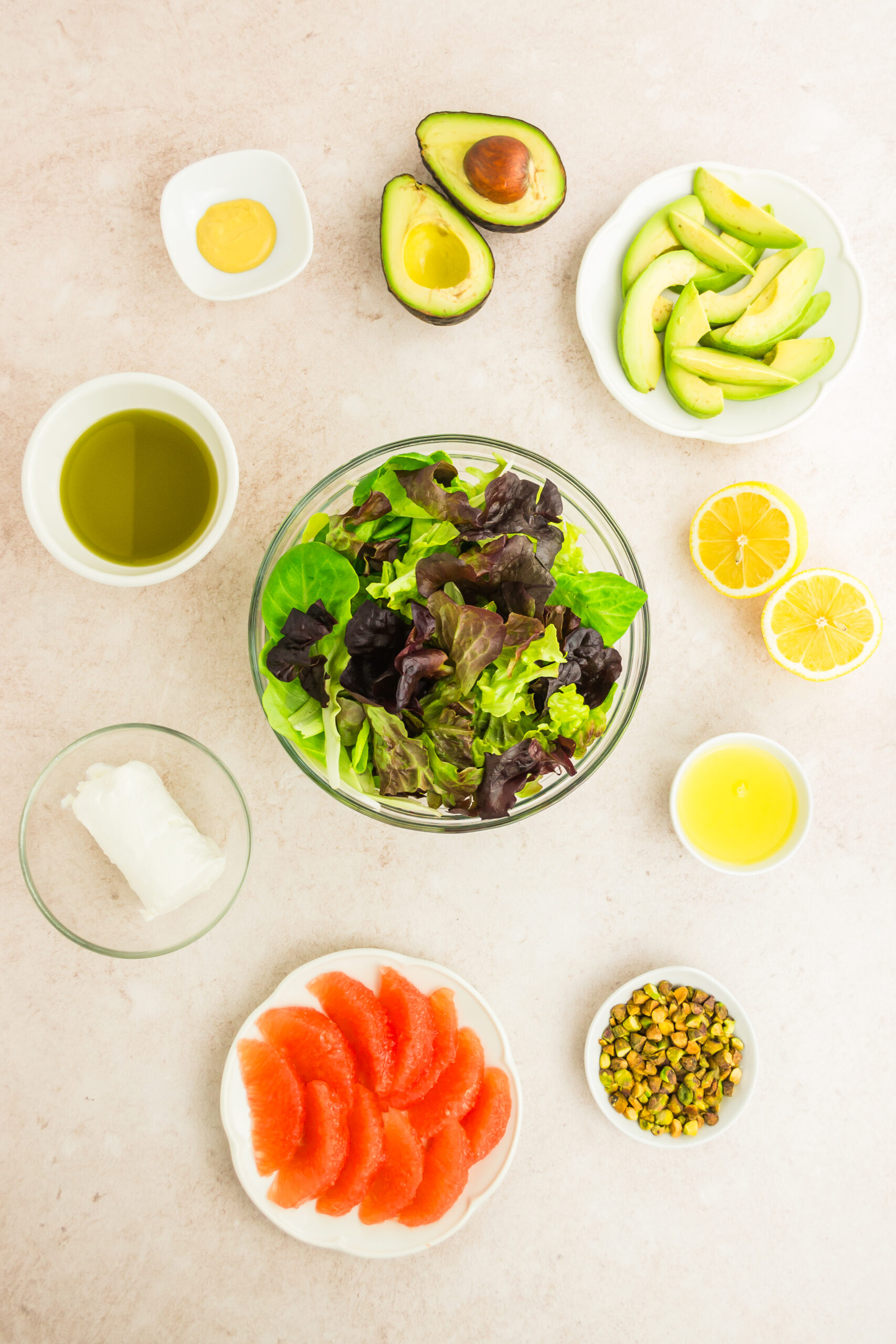 What you need to make a grapefruit salad with pistachios and goat cheese