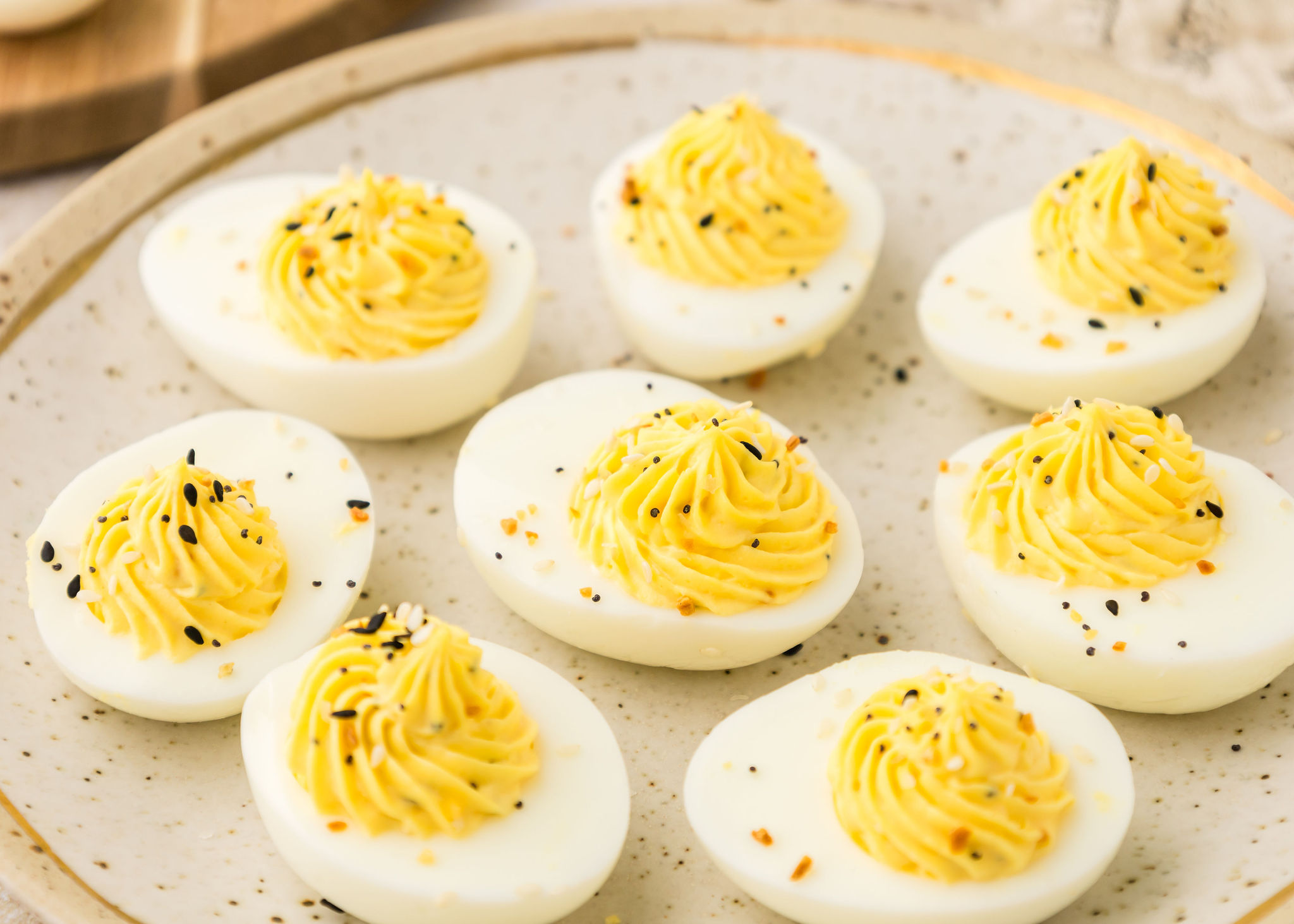 Everything Bagel Deviled Eggs (everything bagel eggs)