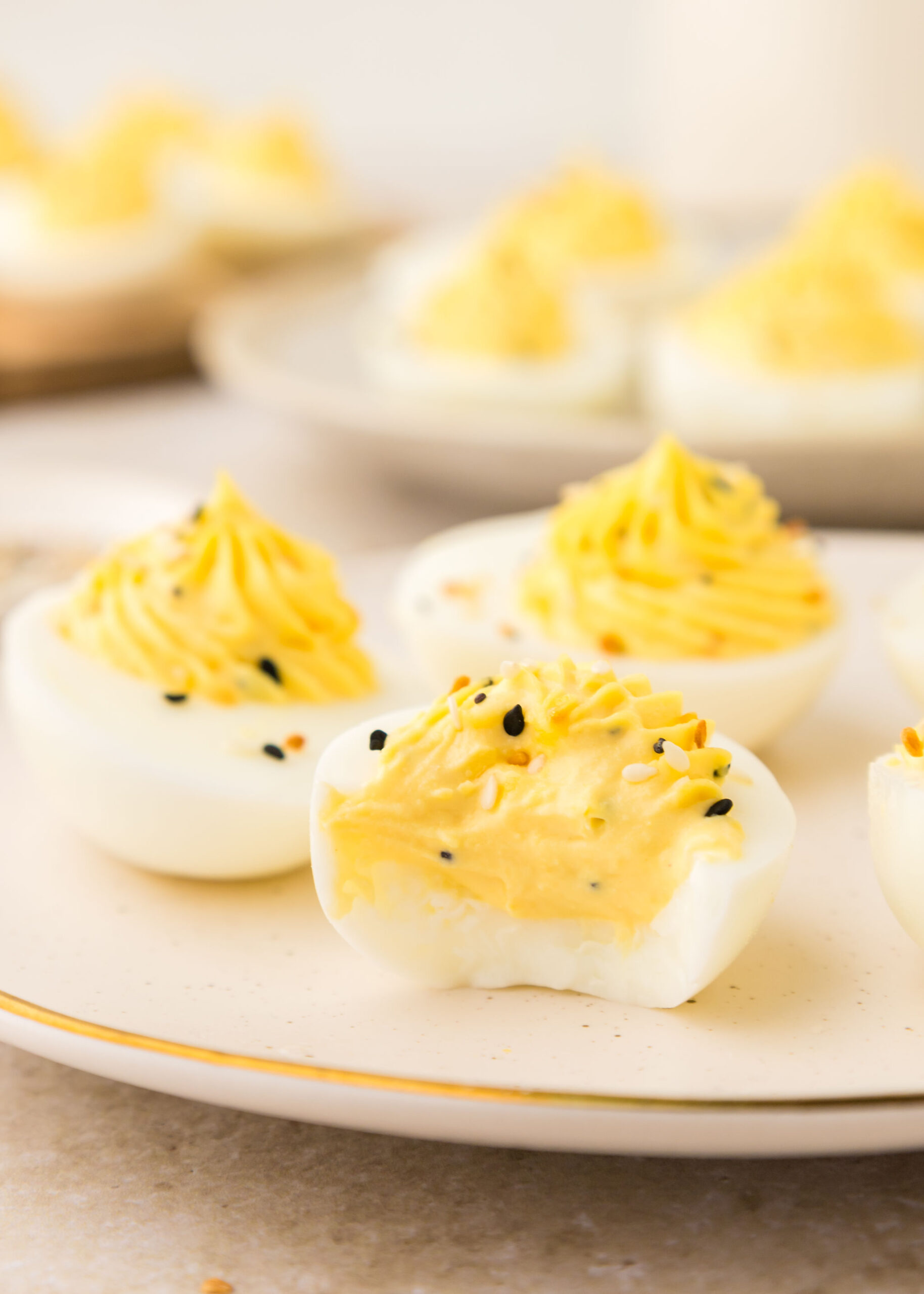 Everything Bagel Deviled Eggs (everything bagel seasoning on eggs)