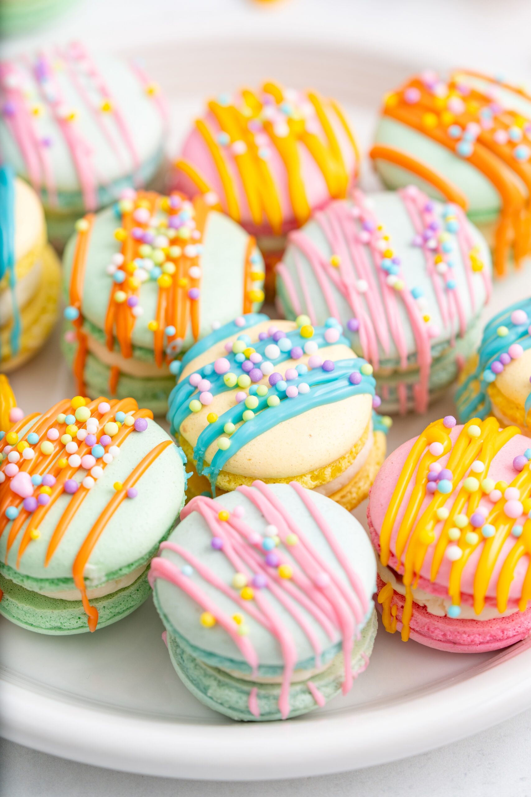how to decorate French macarons