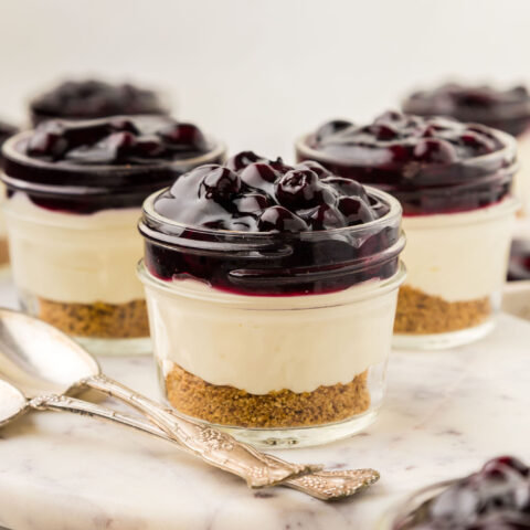 No-Bake Blueberry Cream Cheese Dessert Jars (individual blueberry cheesecake in jars)