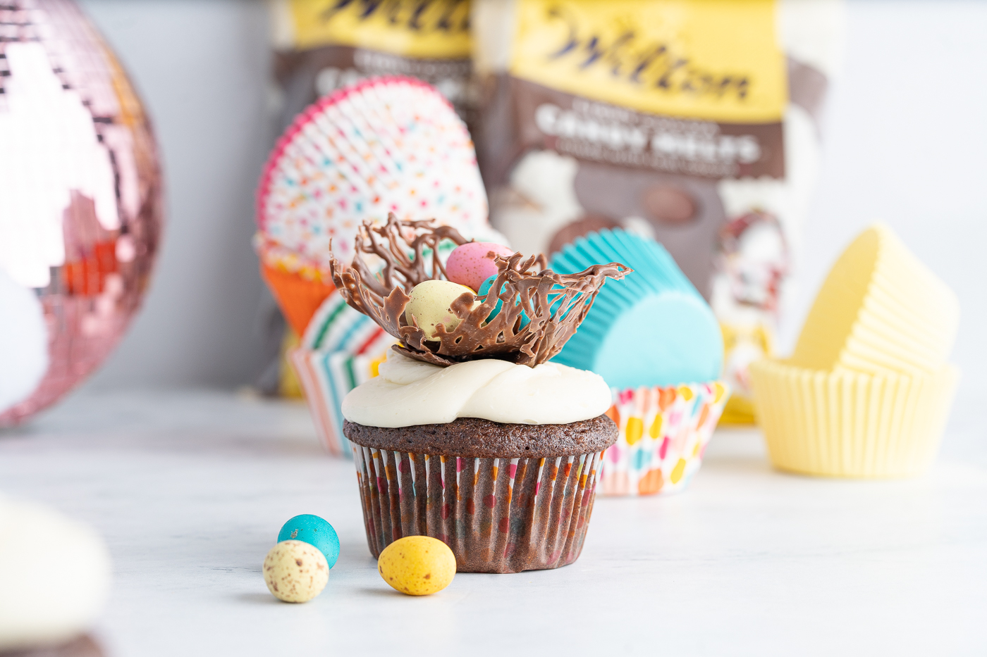 birds nest cupcakes