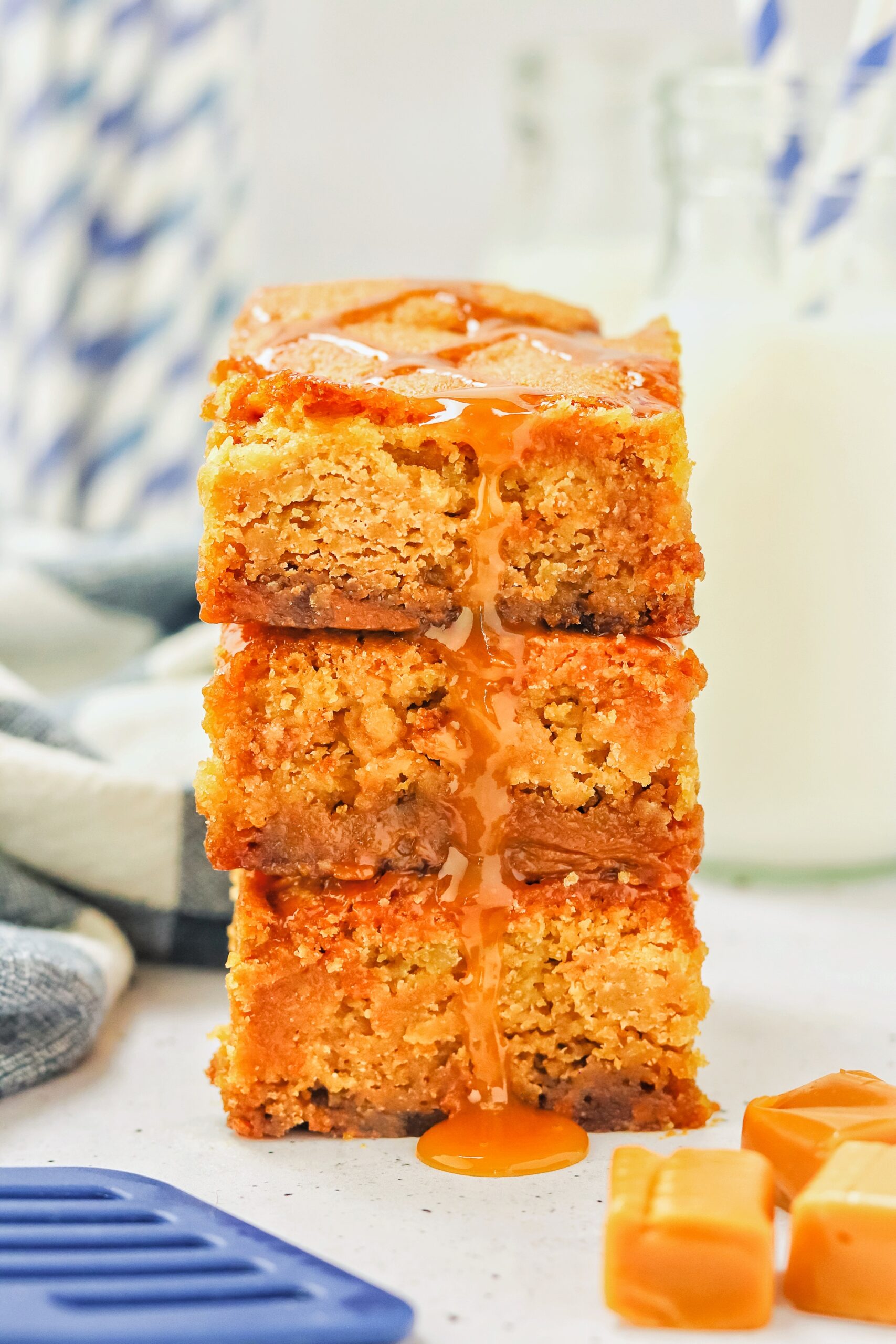 Dulce de Leche Blondies (caramel blonde brownies recipe)
