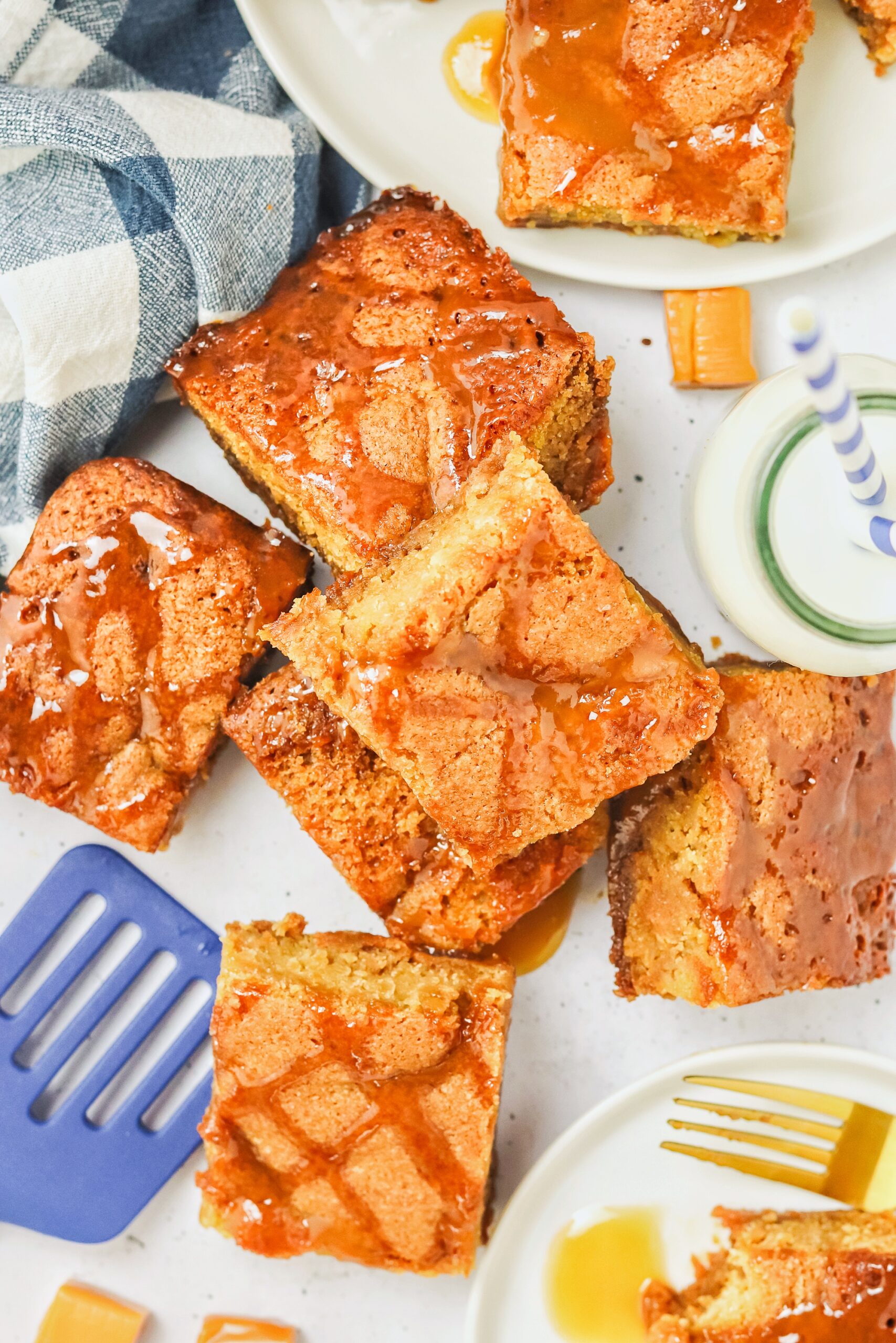 Dulce de Leche Blondies (delicious caramel dulce de leche bars recipe)