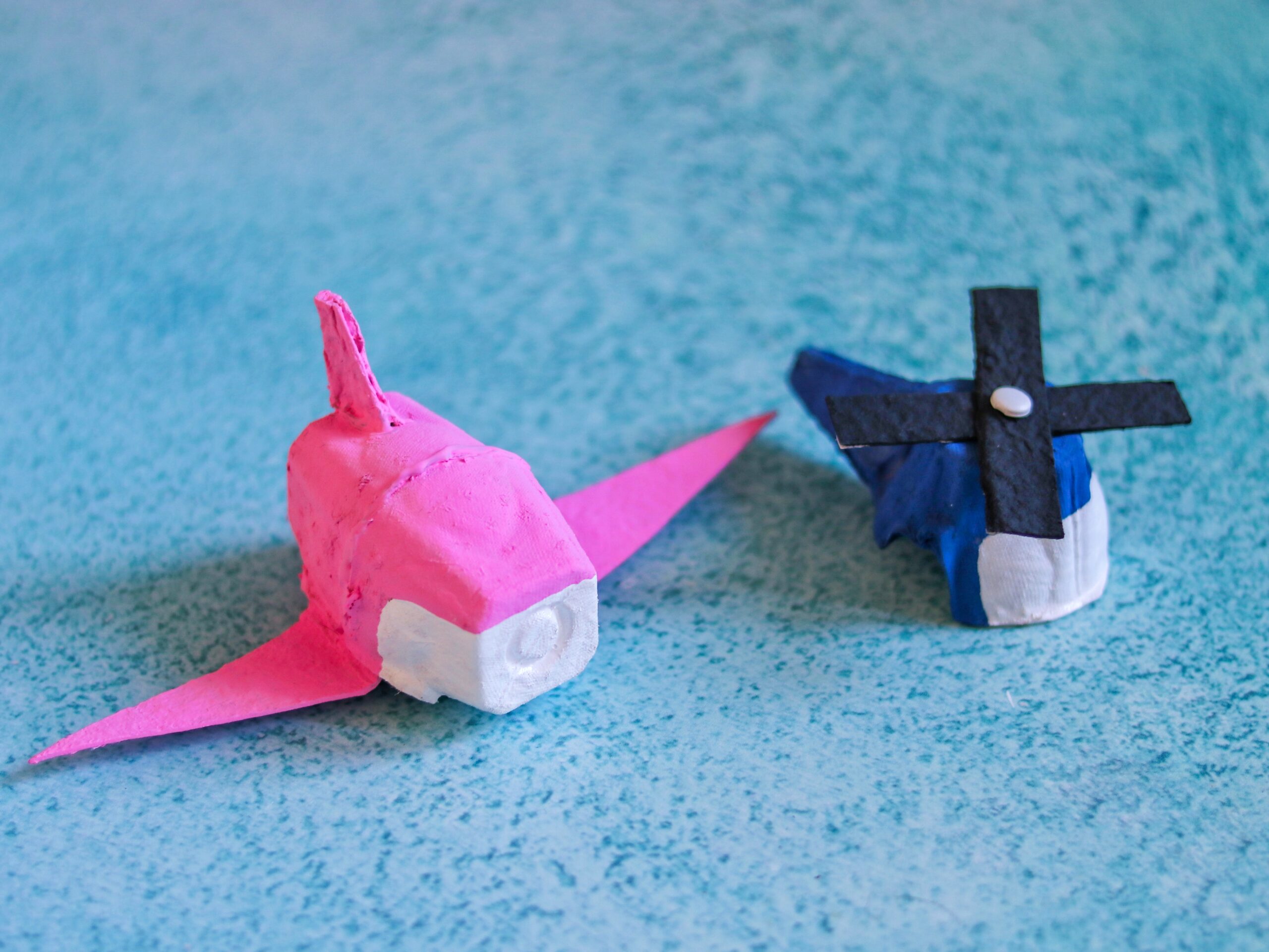 airplane crafts for preschoolers using egg cartons