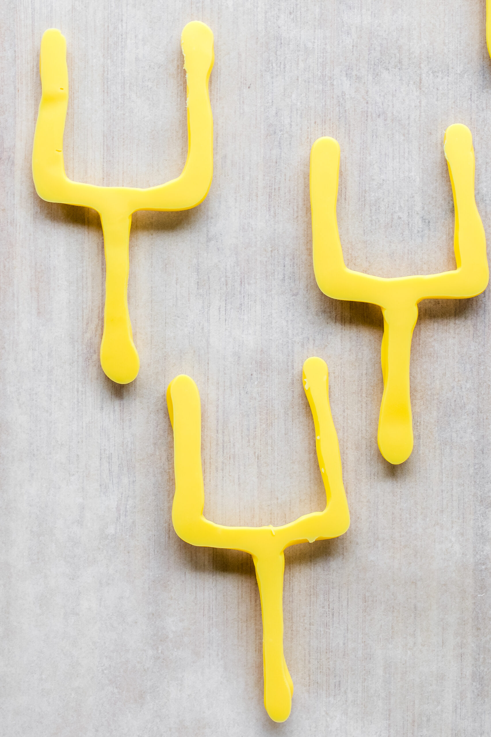 how to make football field cupcake with goalpost cupcake toppers