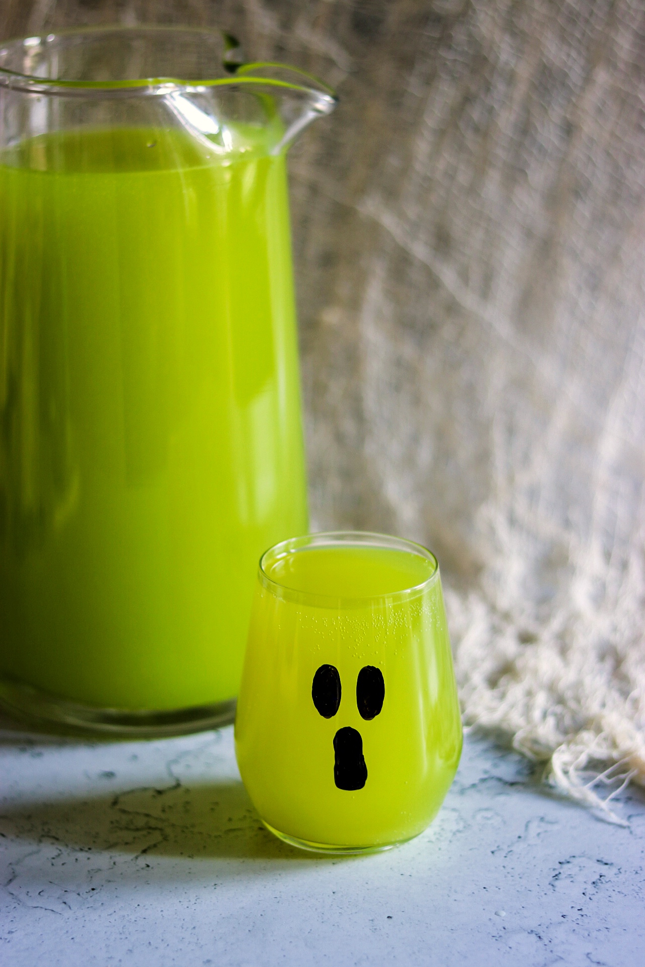 Ghost Mocktail (green Halloween mocktail)